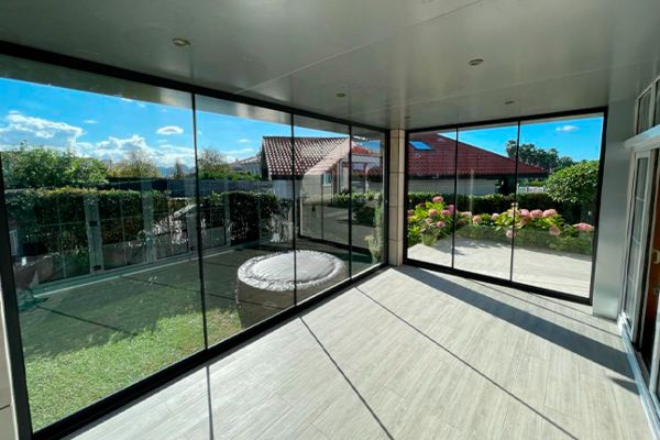 Cerramiento de cristal para porche - Cerramientos en Pamplona y Navarra Cerramiento de cristal para porche - Cerramientos en Pamplona y Navarra