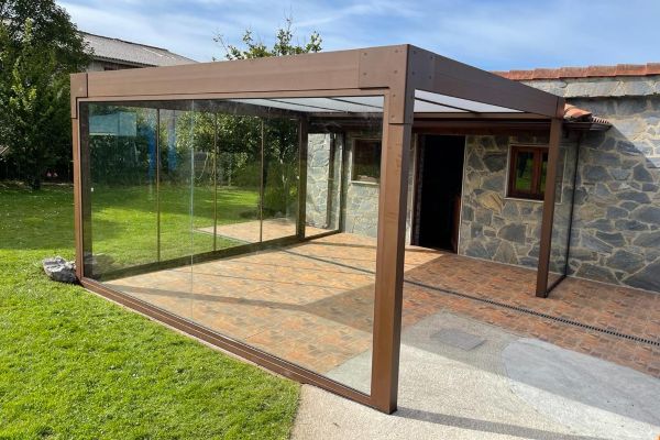 Cerramiento porche jardín - Cerramientos en Pamplona y Navarra