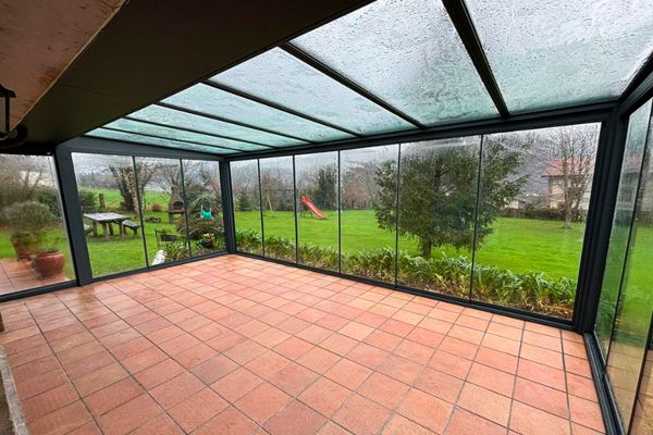 Instalación de pérgola por Cerramientos Pamplona - Empresa de Cerramientos en Pamplona y Navarra